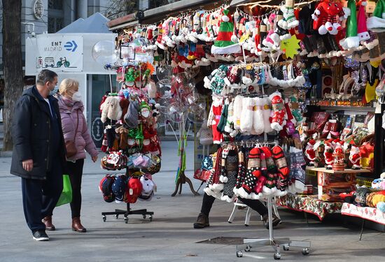 Spain New Year Preparations