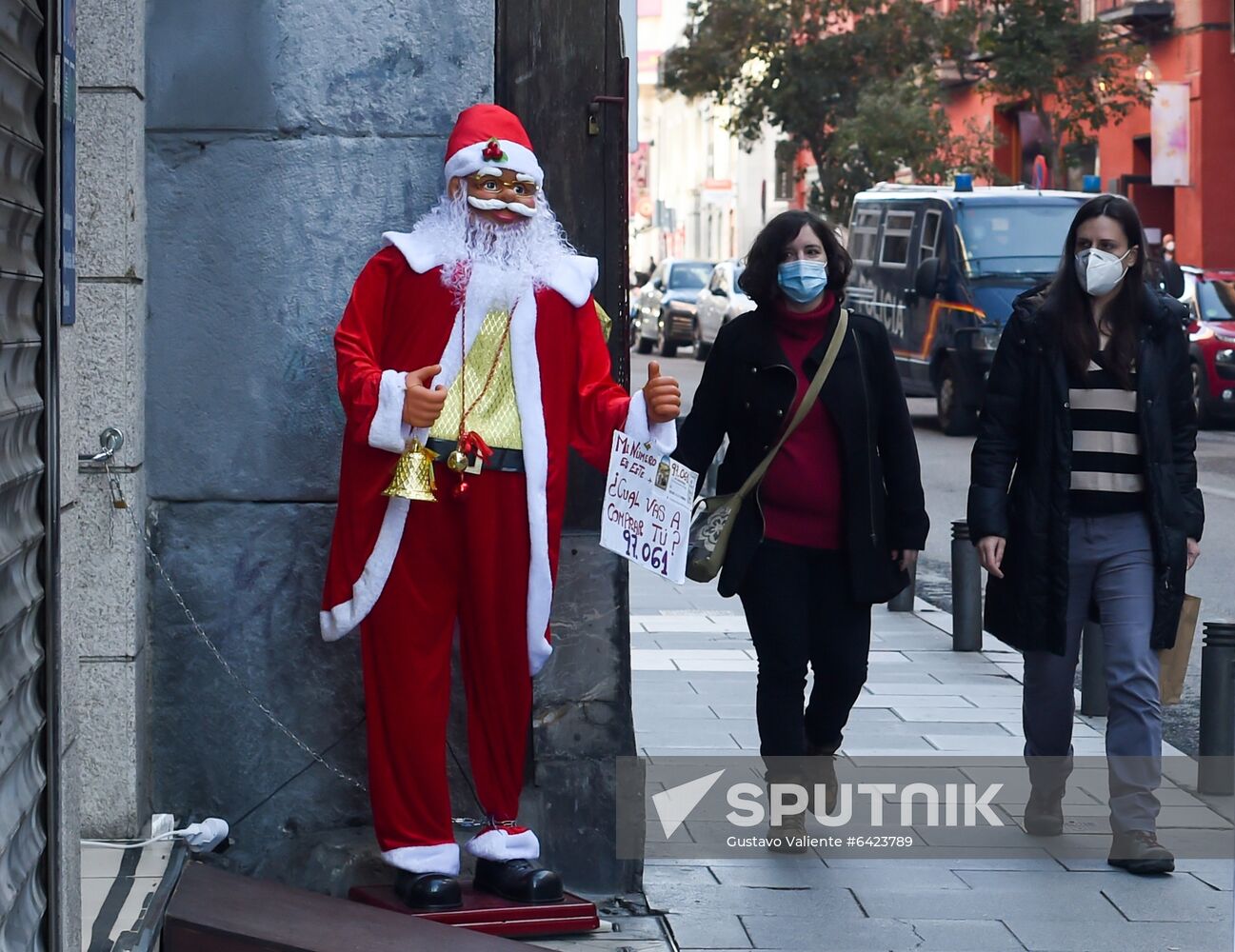 Spain New Year Preparations