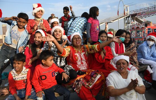 Pakistan Santa Claus Parade