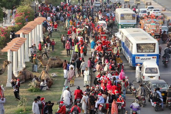 Pakistan Santa Claus Parade