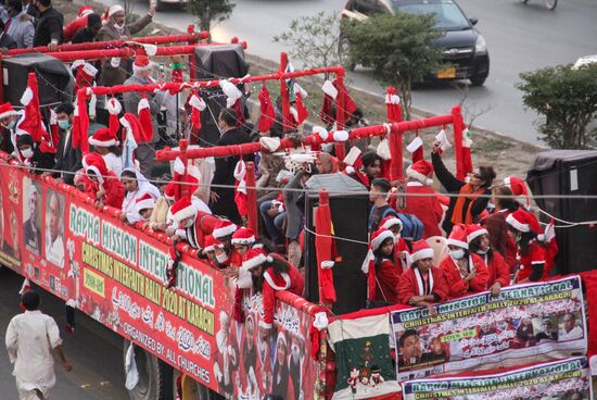 Pakistan Santa Claus Parade