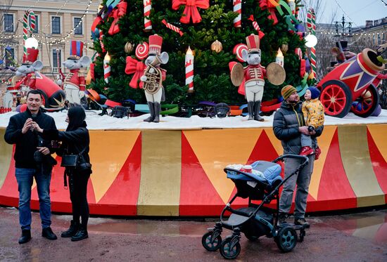 Russia New Year Preparations