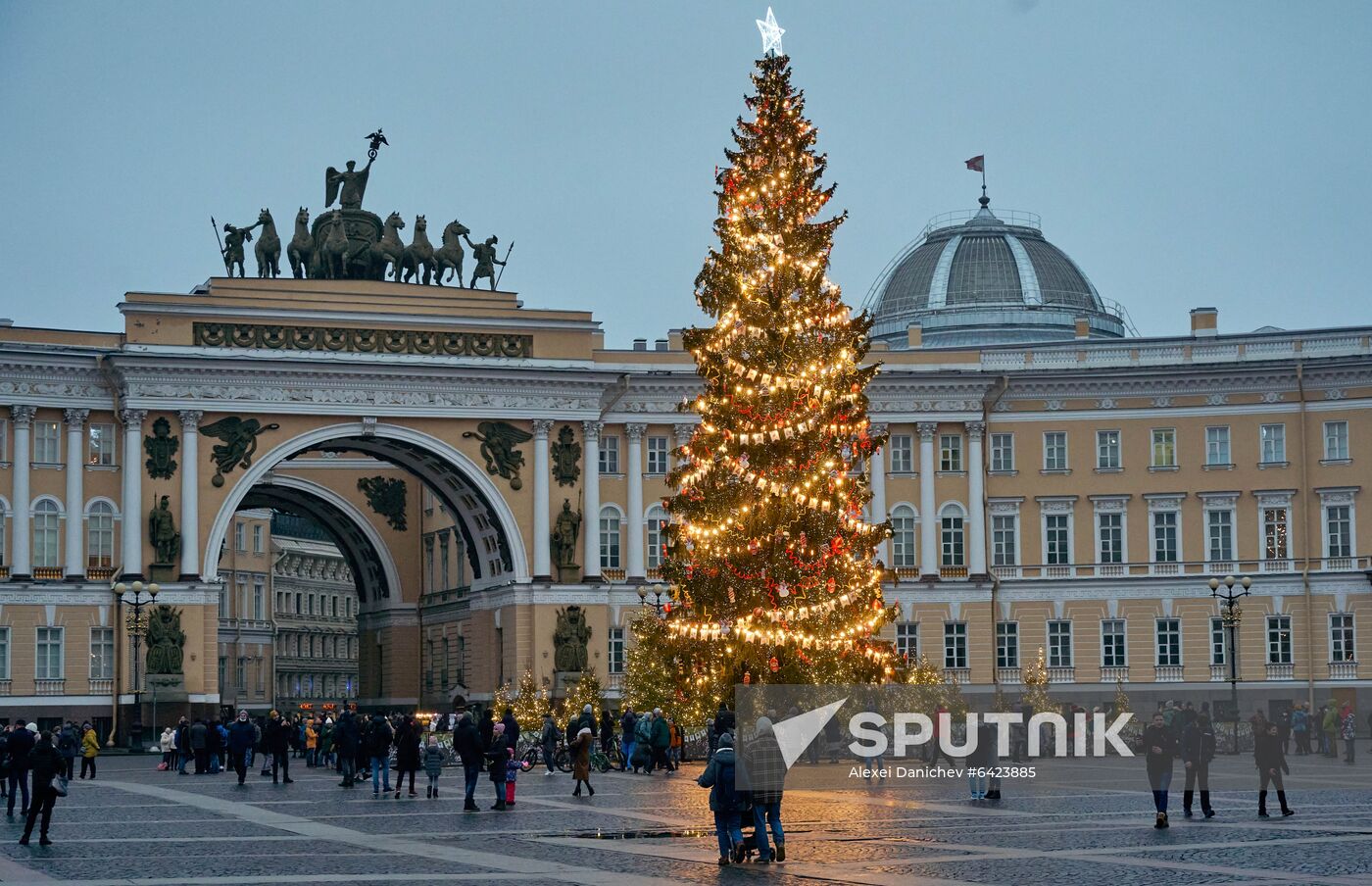 Russia New Year Preparations