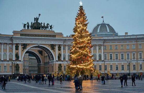 Russia New Year Preparations