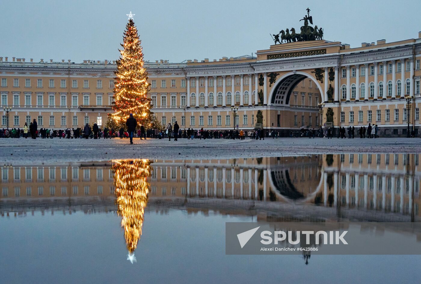 Russia New Year Preparations