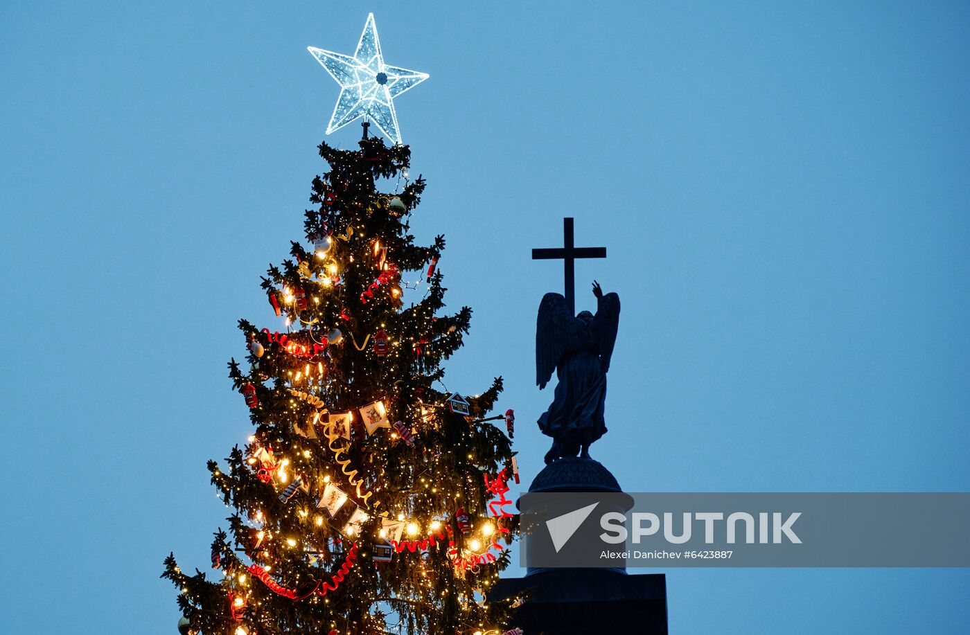 Russia New Year Preparations