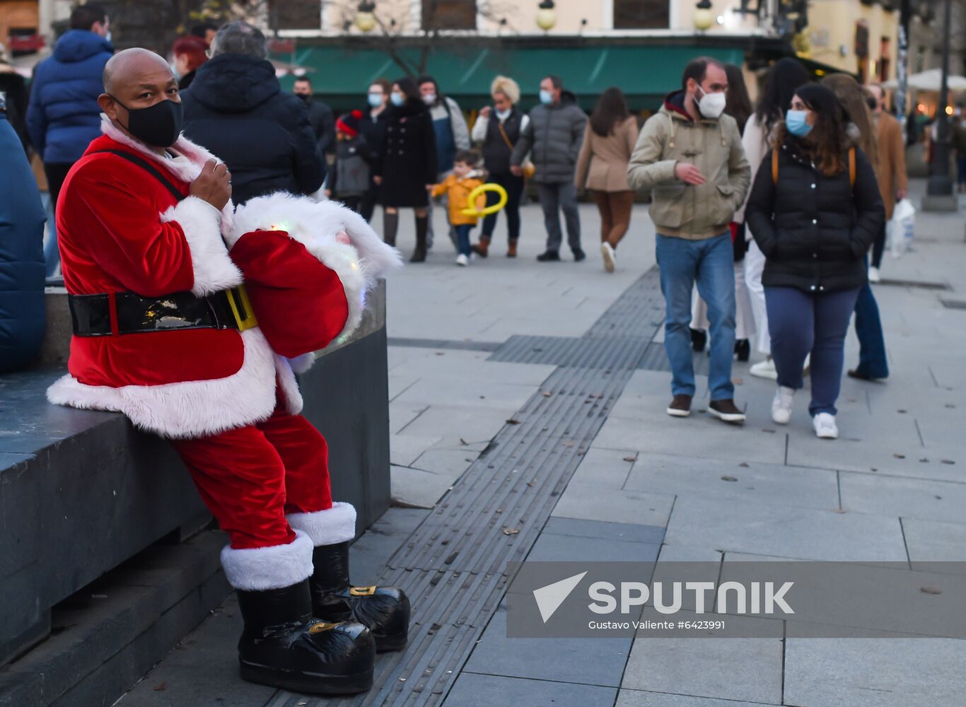 Spain New Year Preparations
