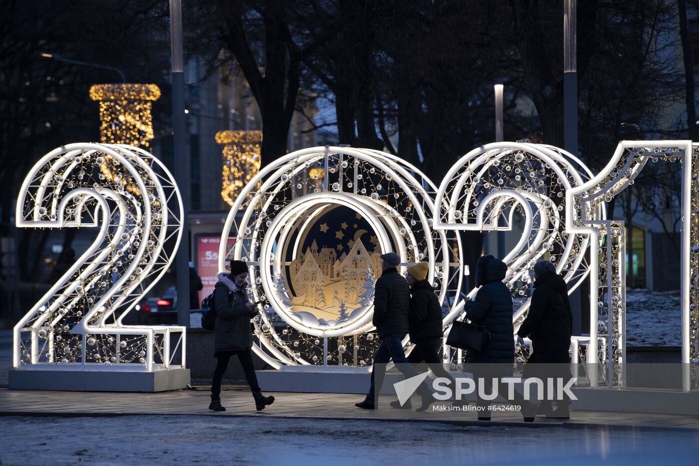 Russia New Year Preparations