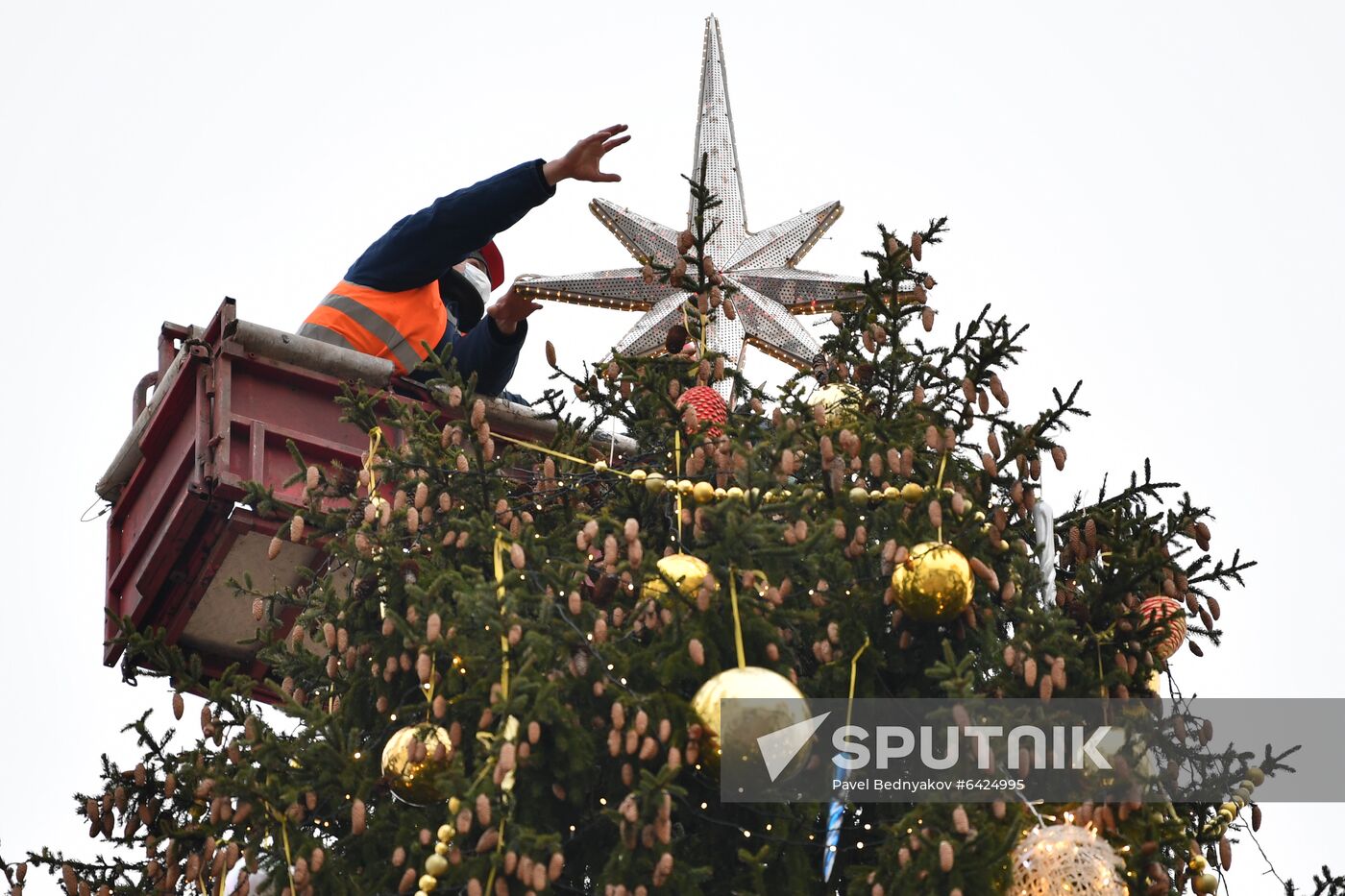 Russia New Year Preparations