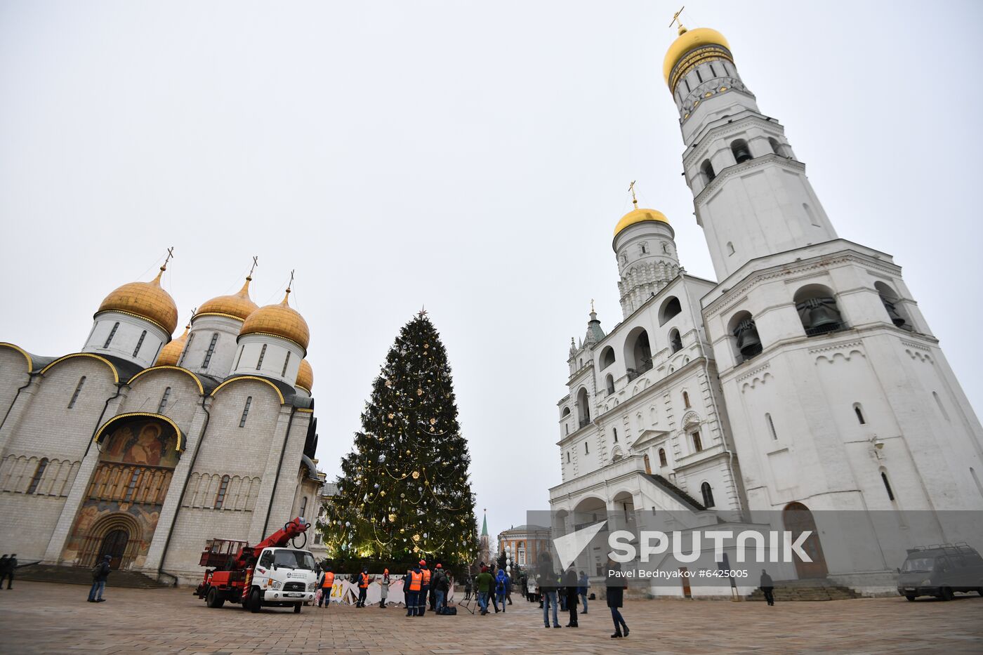 Russia New Year Preparations