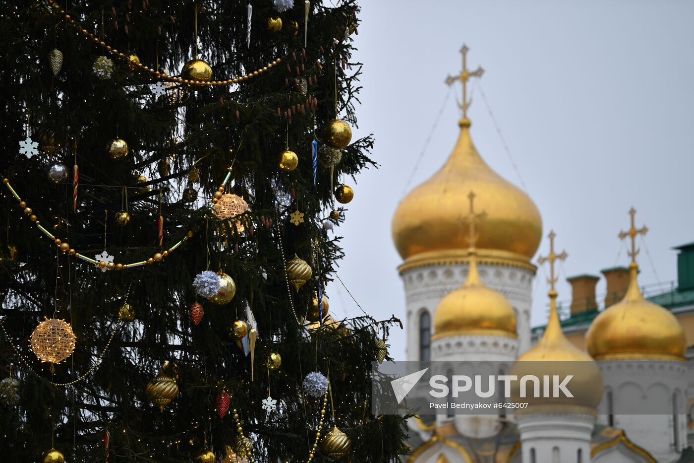 Russia New Year Preparations