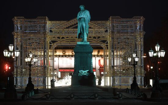 Russia New Year Preparations