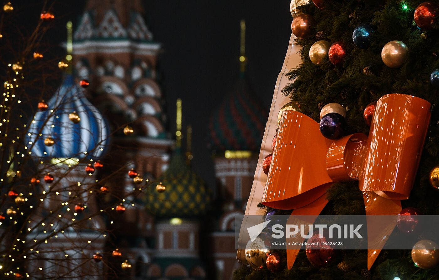 Russia New Year Preparations