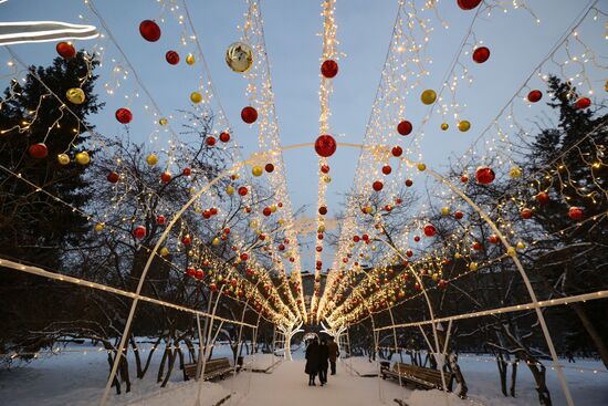 Russia New Year Preparations