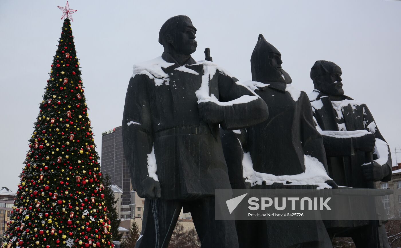 Russia New Year Preparations