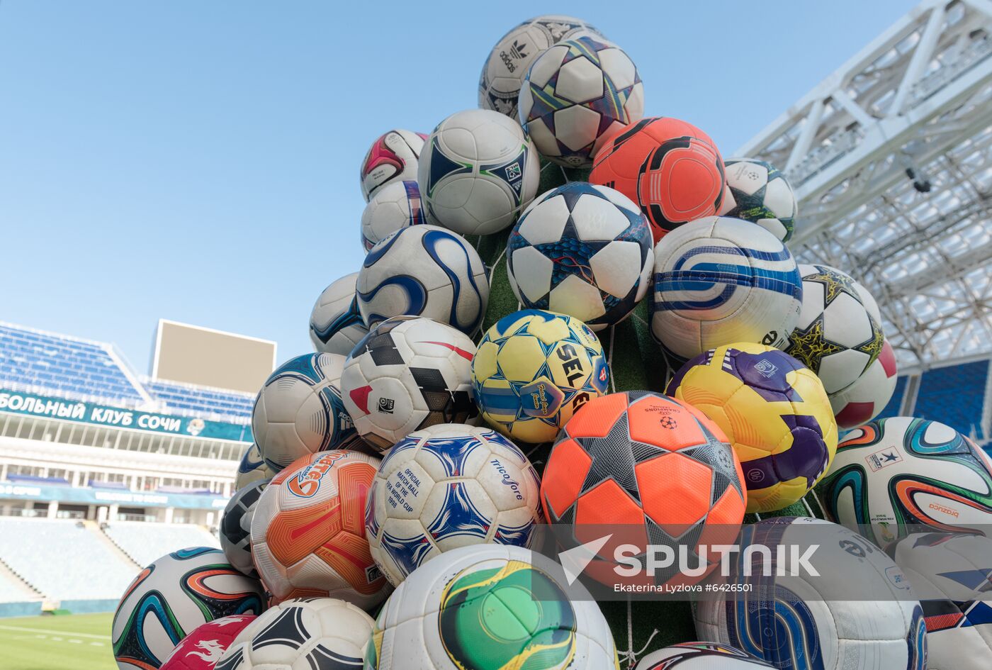 Russia New Year Preparations