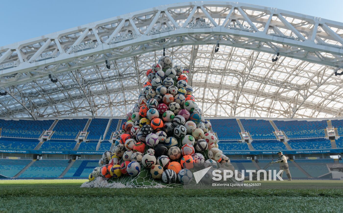 Russia New Year Preparations