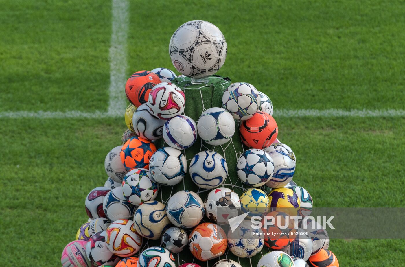 Russia New Year Preparations