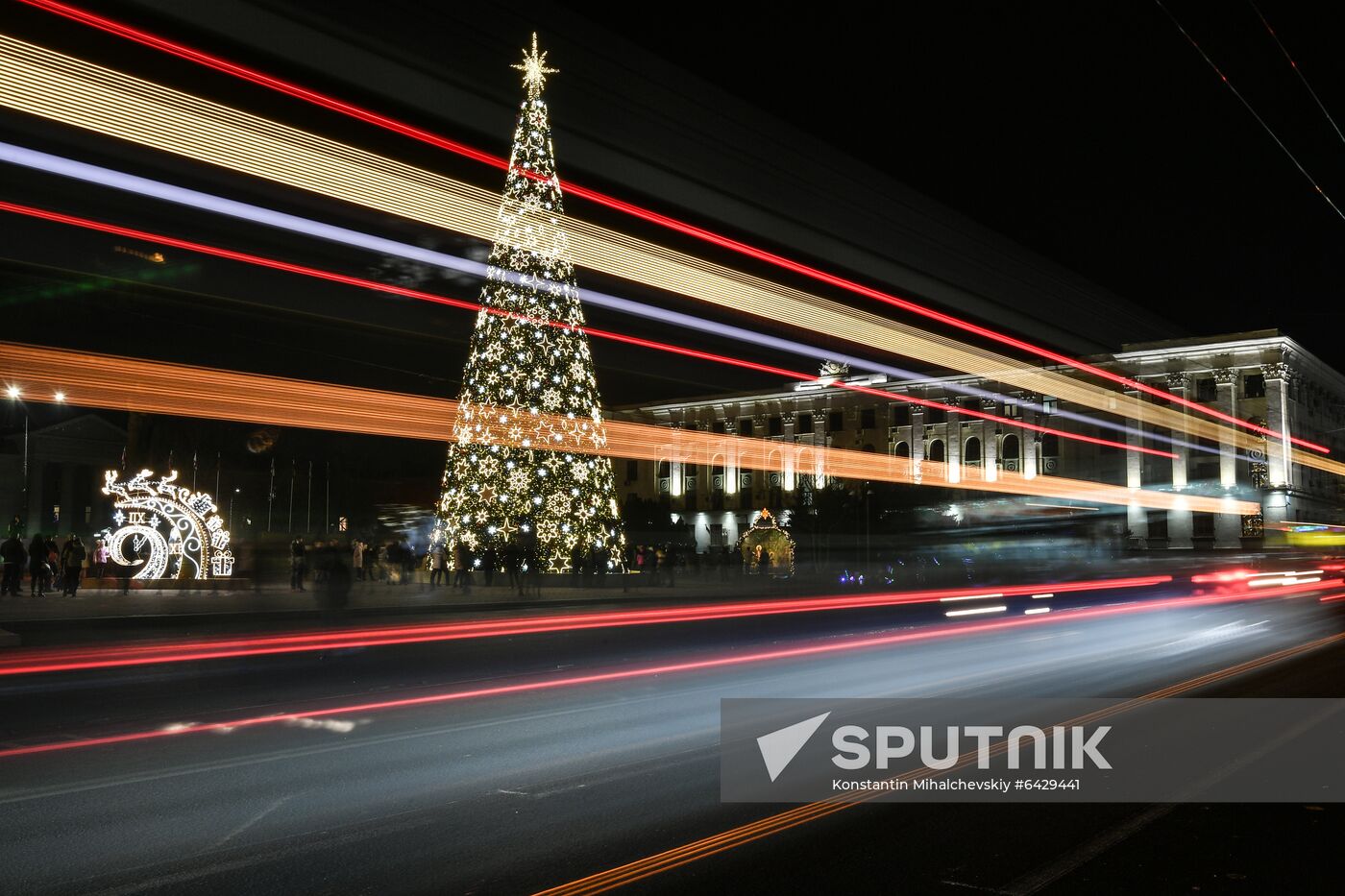 Russia New Year Preparations