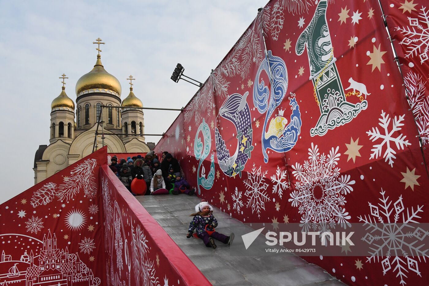 Russia New Year Preparations