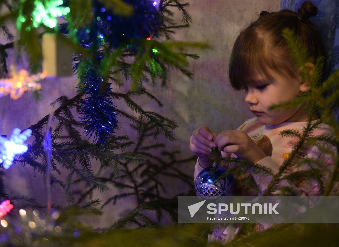 Russia New Year Preparations