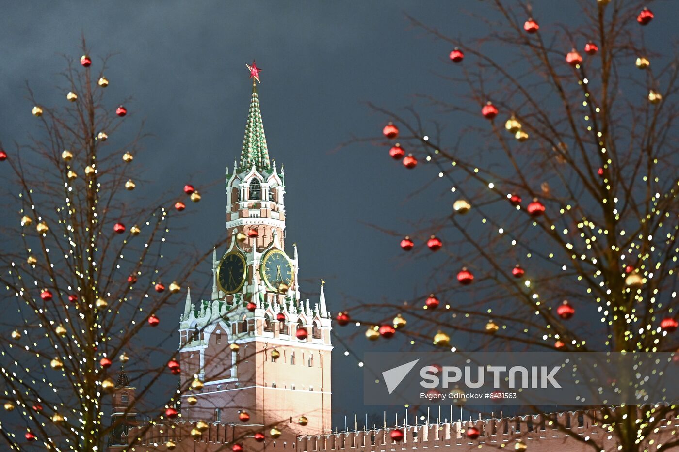 Russia New Year Preparations