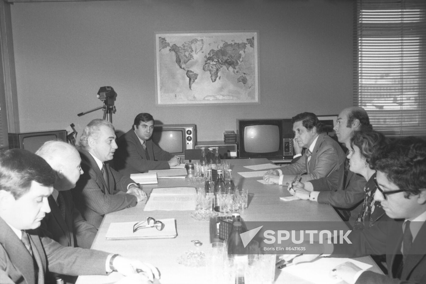 Colombian government trade and economic delegation visits Soviet Union