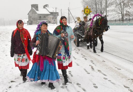 Belarus Christmas Caroling