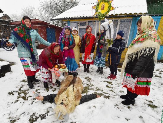 Belarus Christmas Caroling