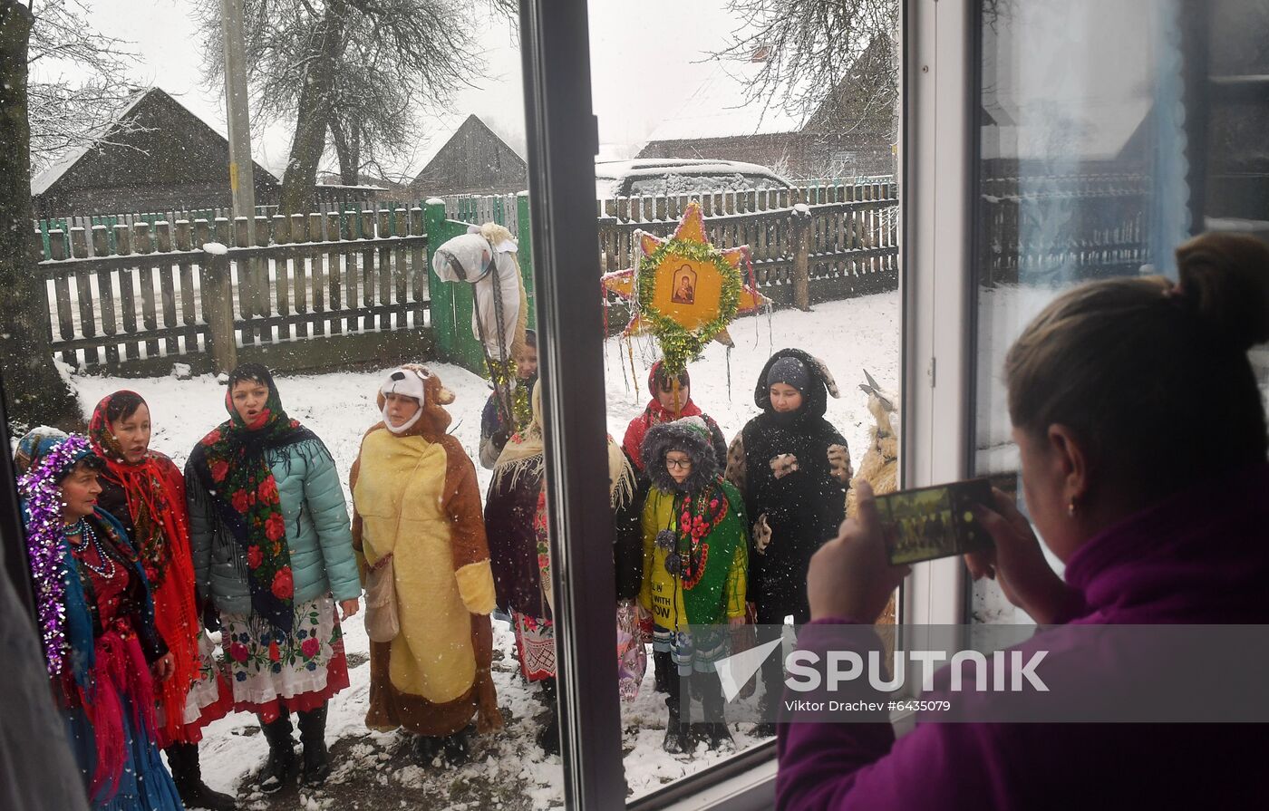 Belarus Christmas Caroling