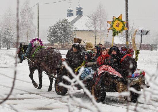 Belarus Christmas Caroling