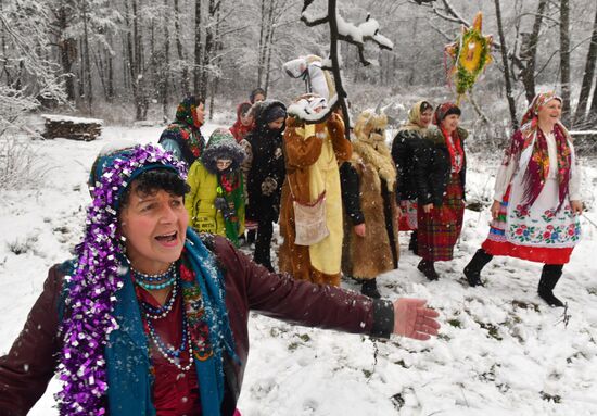 Belarus Christmas Caroling