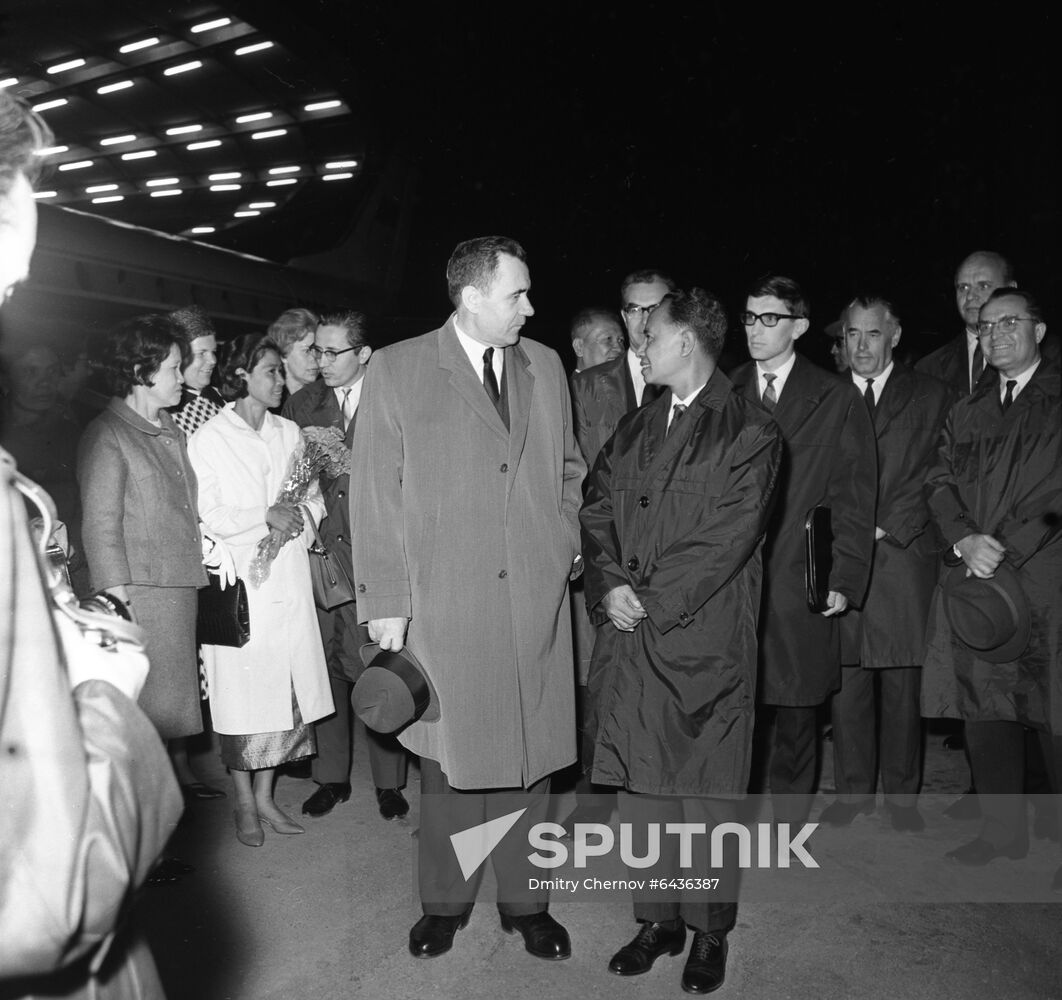 Cambodian Foreign Minister, Prince Norodom Phurissara, visits USSR