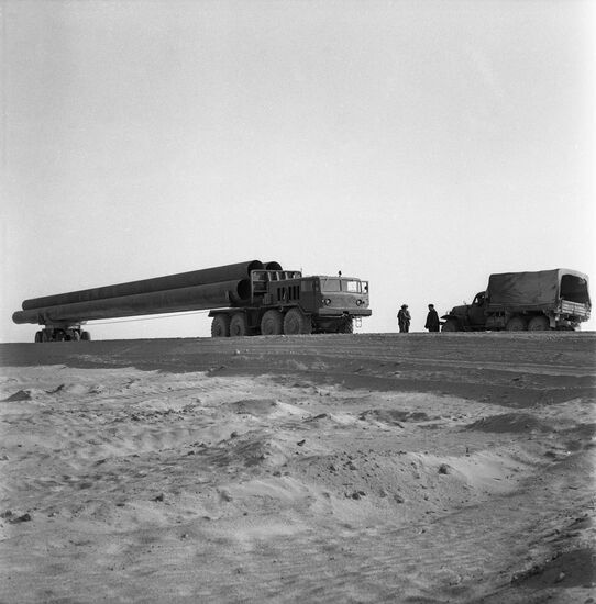 Construction of Central Asia-Center gas pipeline