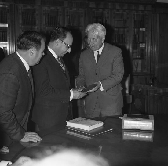 Iranian scientists Shoja ad-din Shafa at Moscow State University