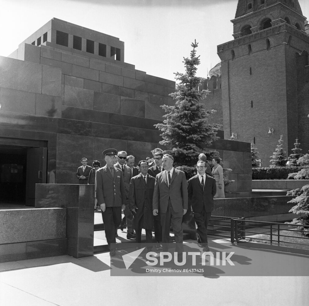 Cambodian Foreign Minister Phurissara visits USSR