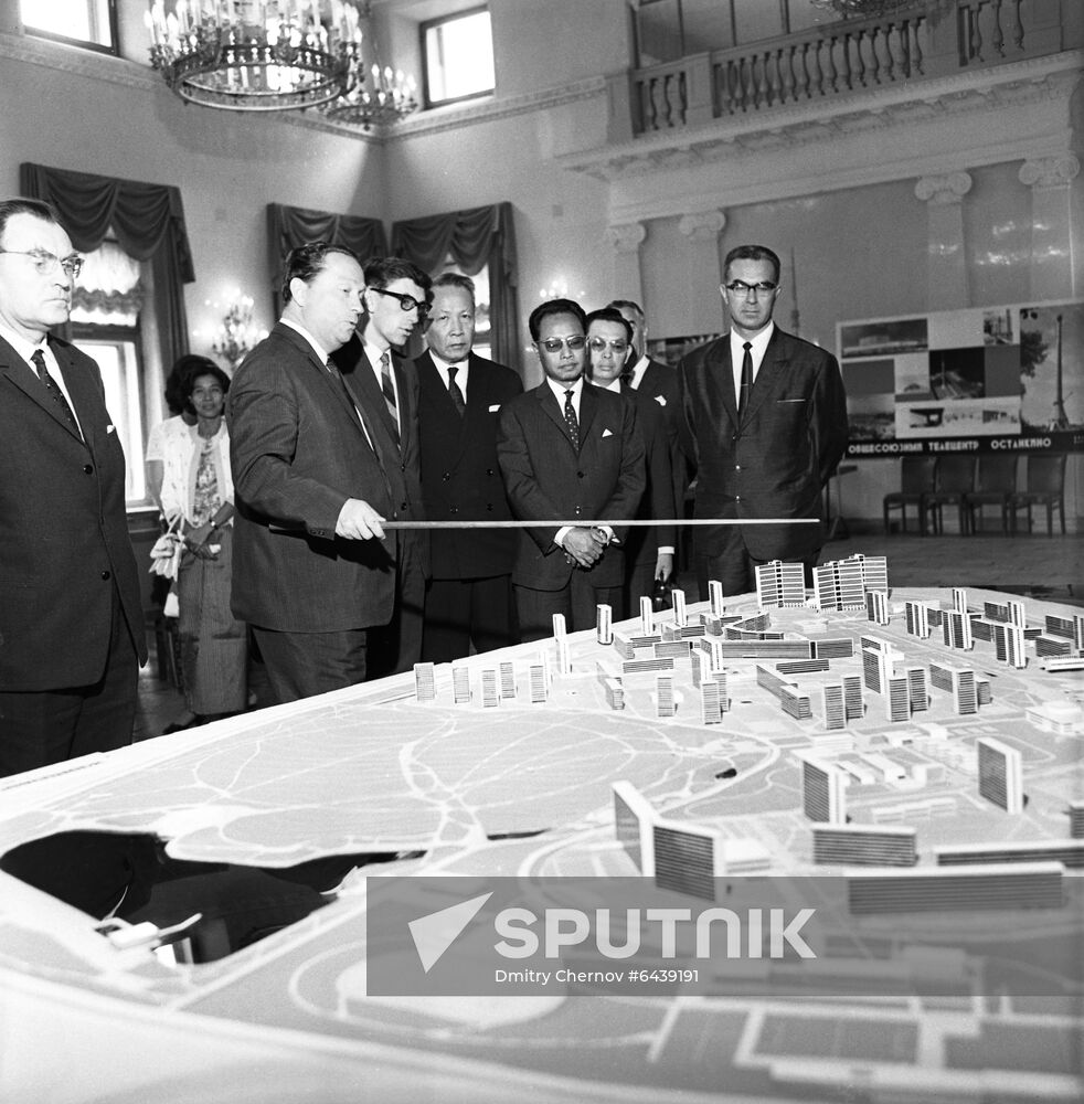 Cambodian Foreign Minister Phurissara visits USSR
