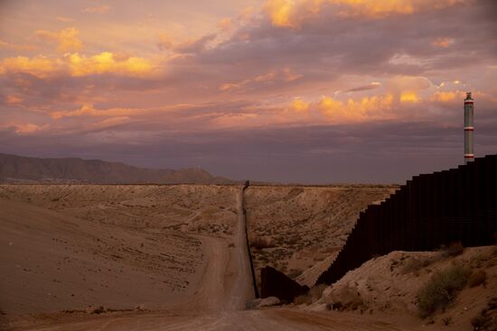 US Mexico Border Wall