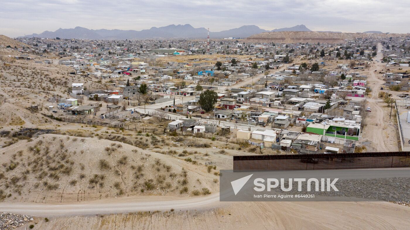 US Mexico Border Wall