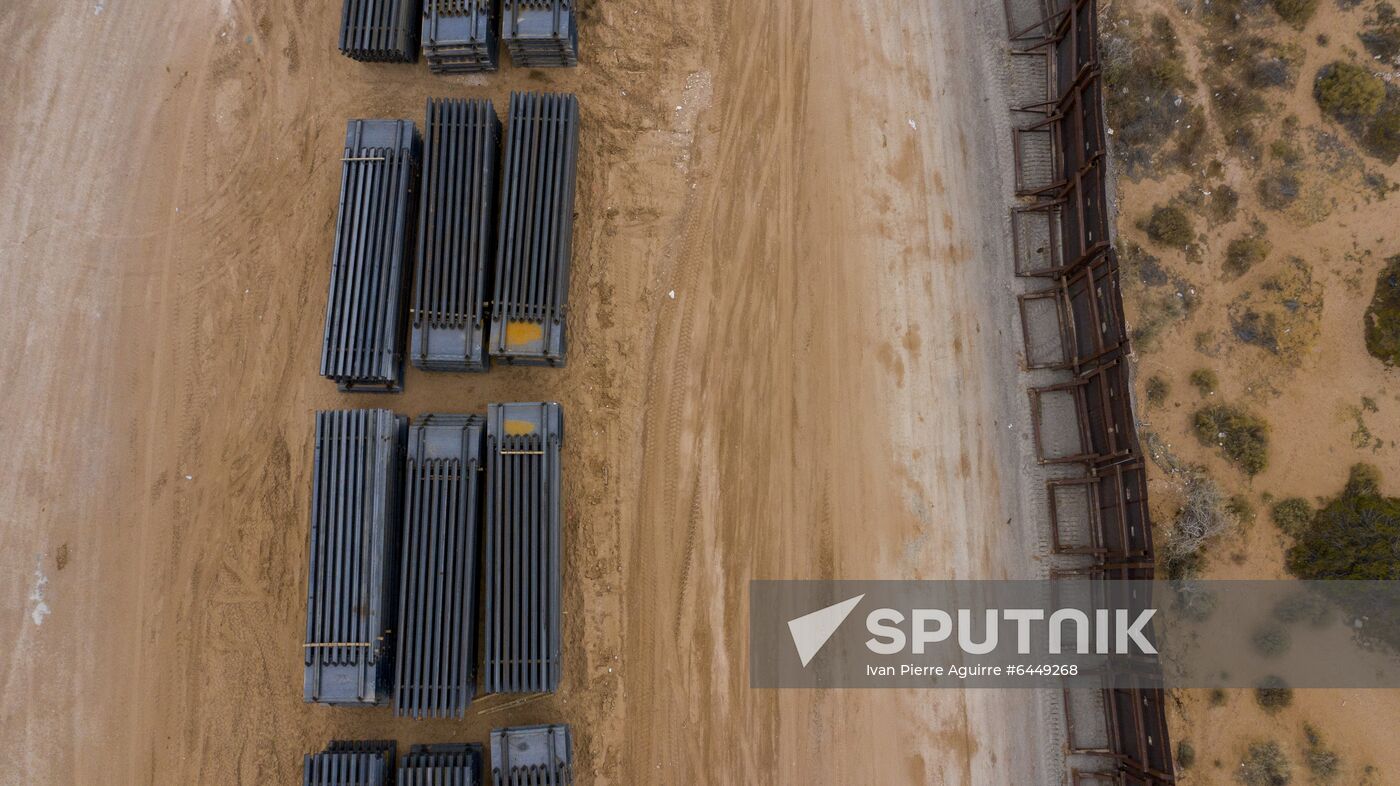 US Mexico Border Wall