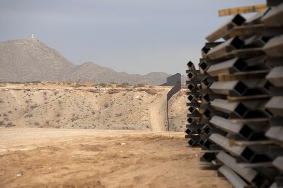 US Mexico Border Wall