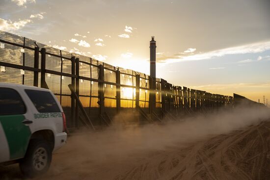 US Mexico Border Wall