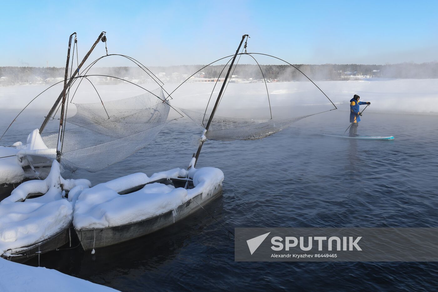 Russia Winter SUP Surfing