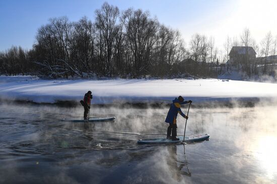 Russia Winter SUP Surfing