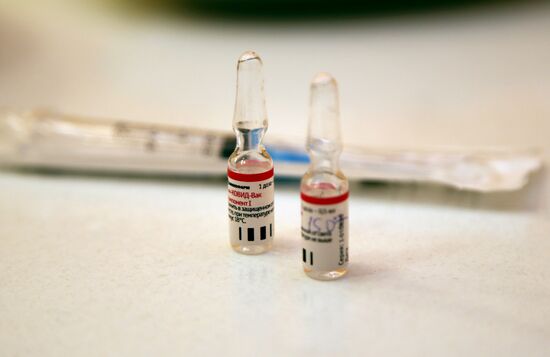 Ukraine DPR Russia Coronavirus Vaccination 