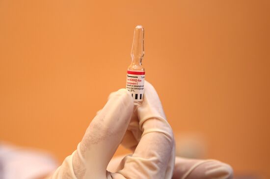 Ukraine DPR Russia Coronavirus Vaccination 