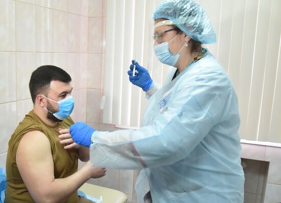 Ukraine DPR Russia Coronavirus Vaccination 