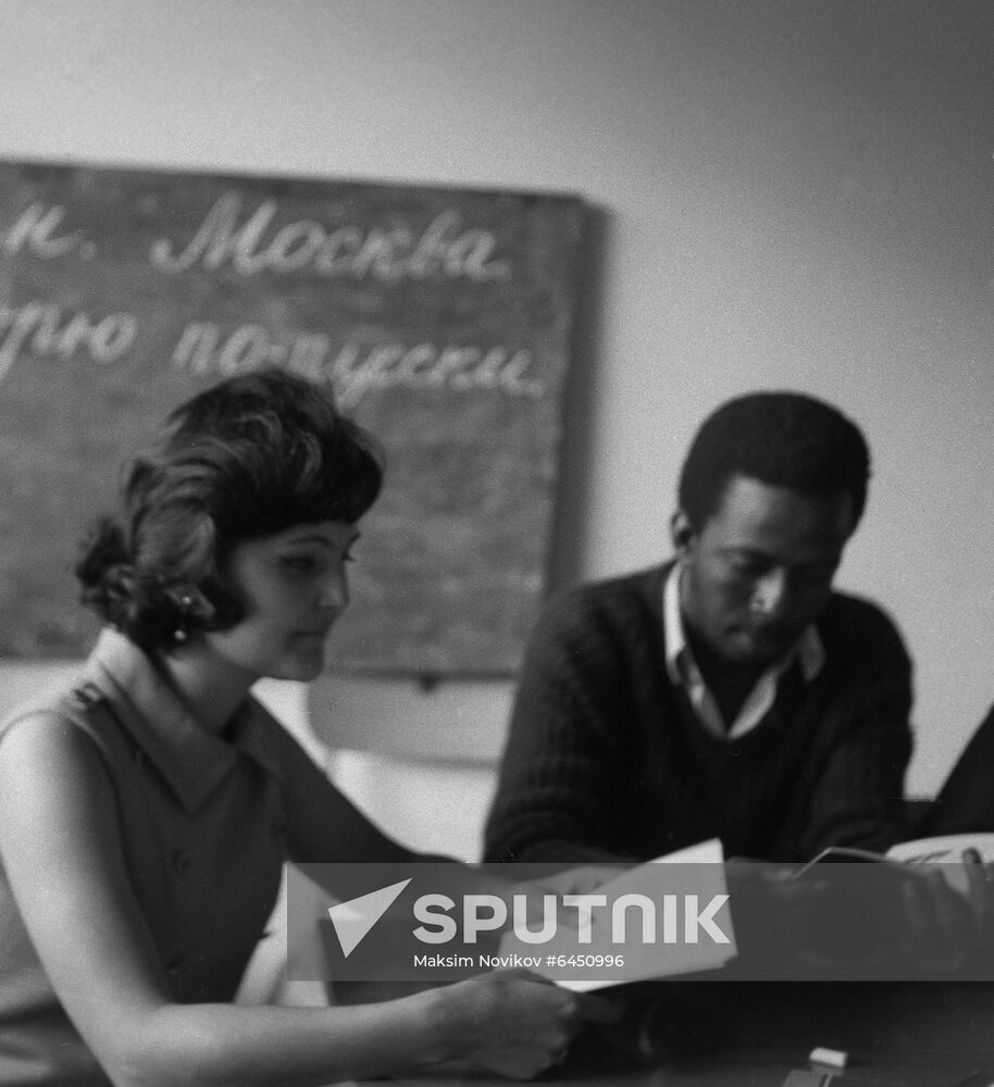 Russian language class in Senegal