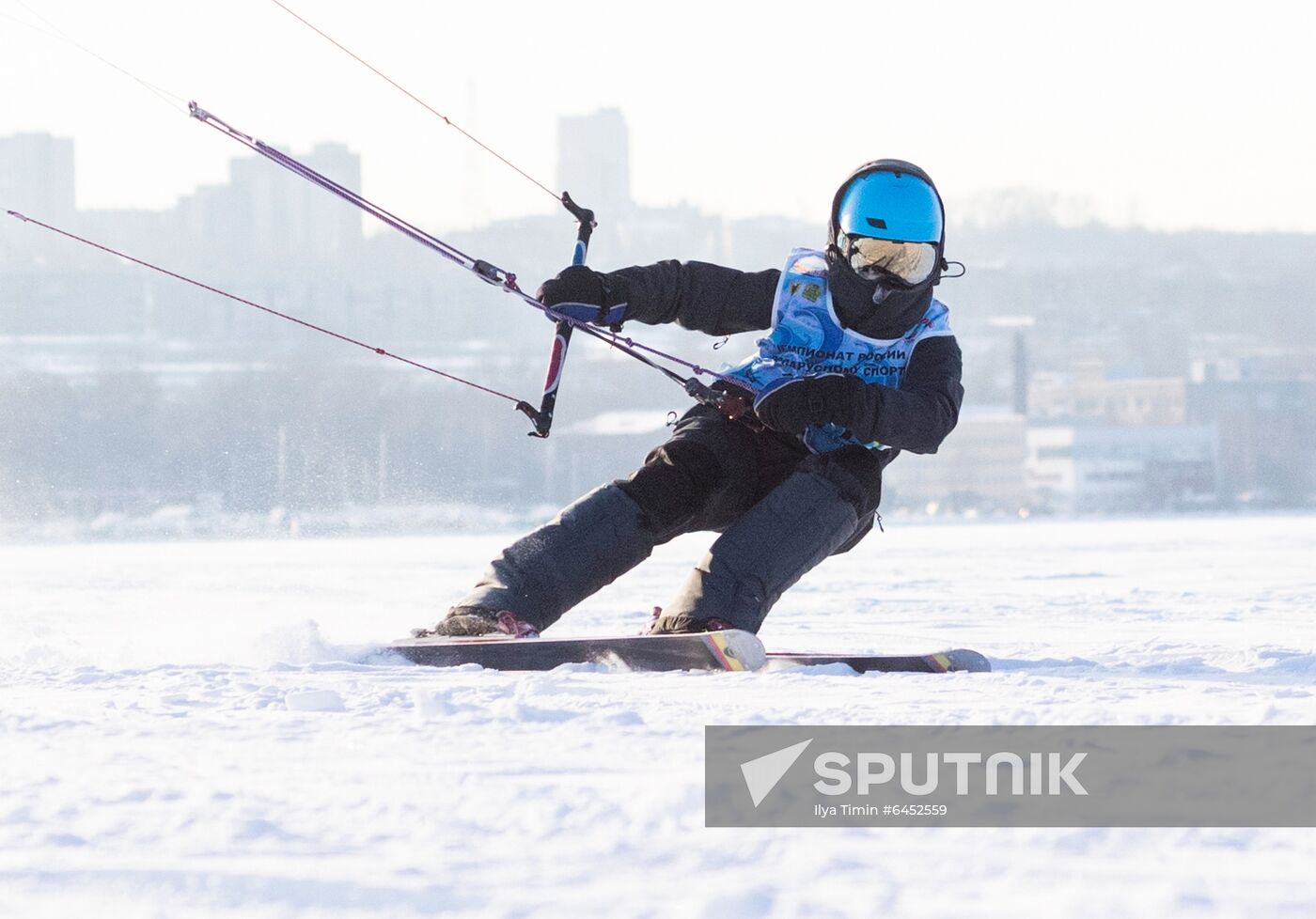 Russia Snowkiting Race