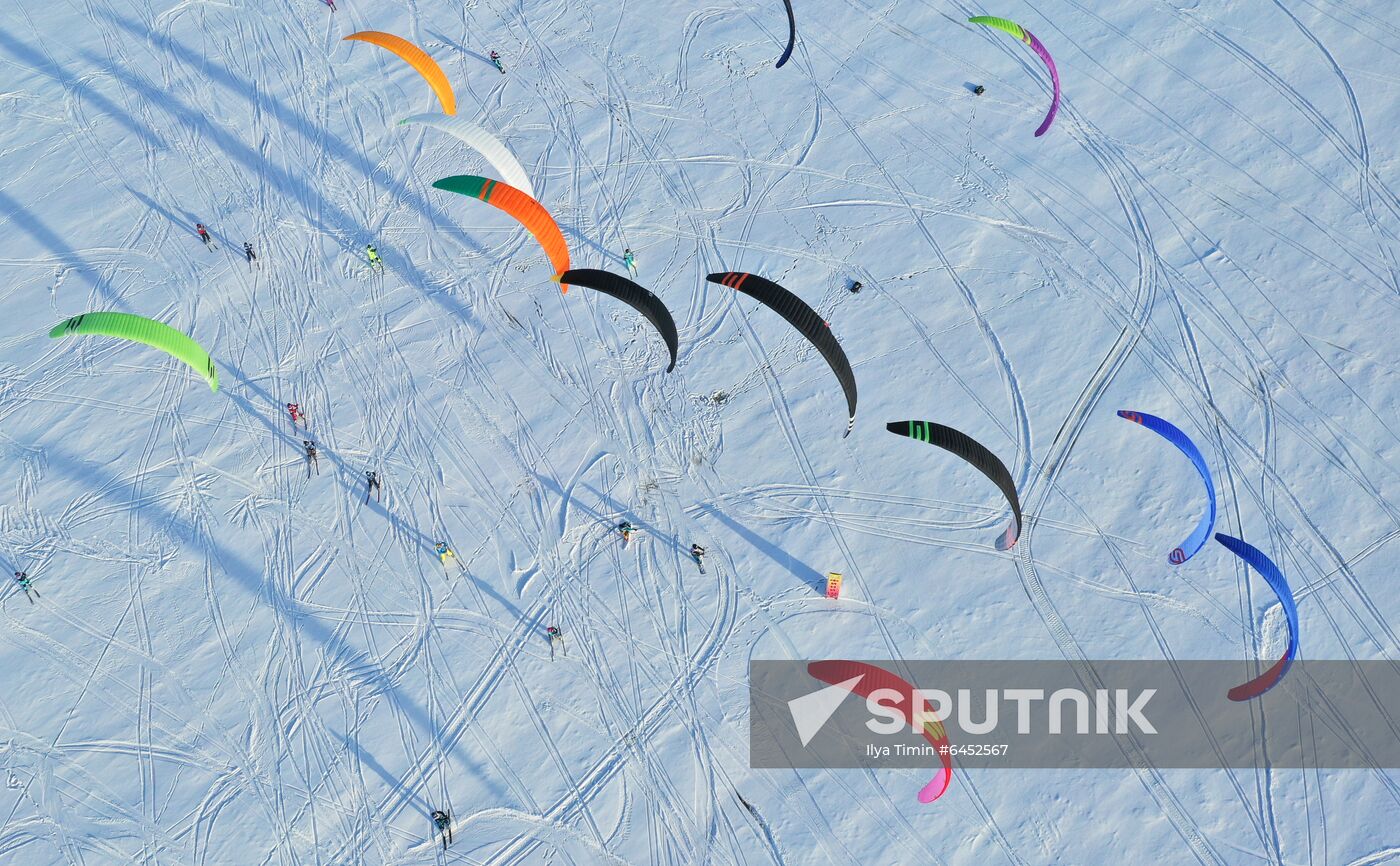 Russia Snowkiting Race